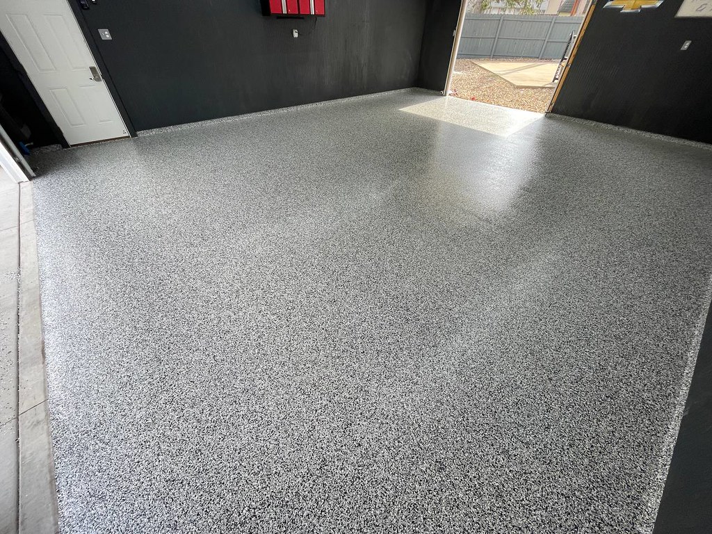 Silverton Garage - Photo 5