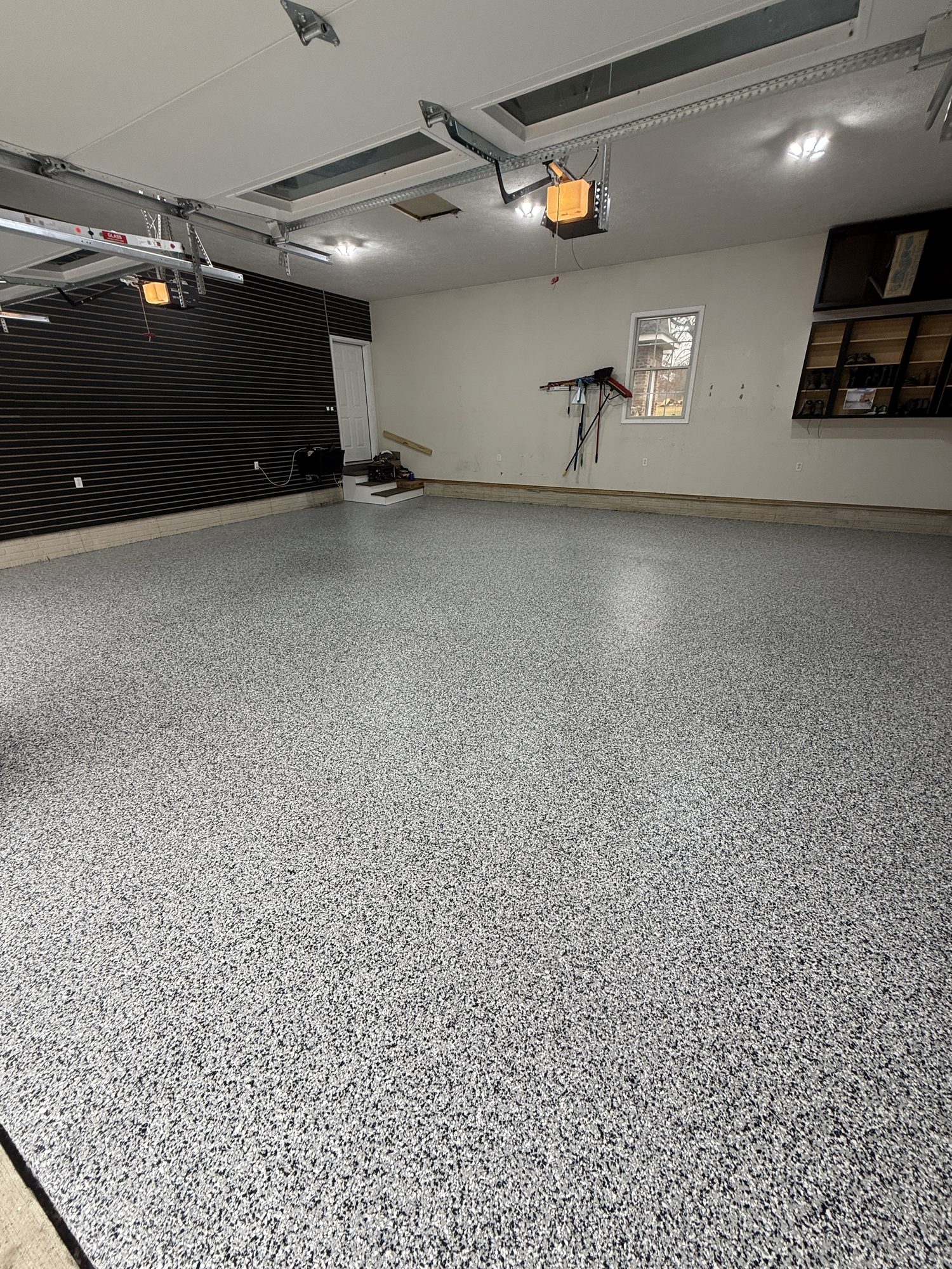 Elizabeth's Garage Floor Coating - Photo 12
