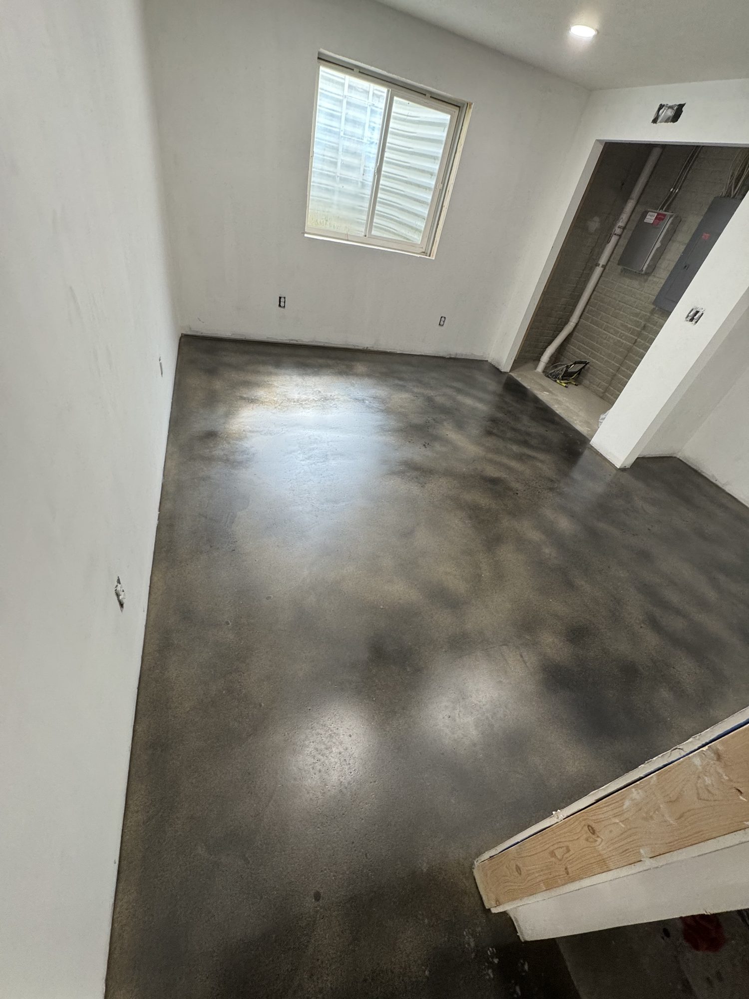 Darin's Stained Grind & Seal Floor - Photo 10