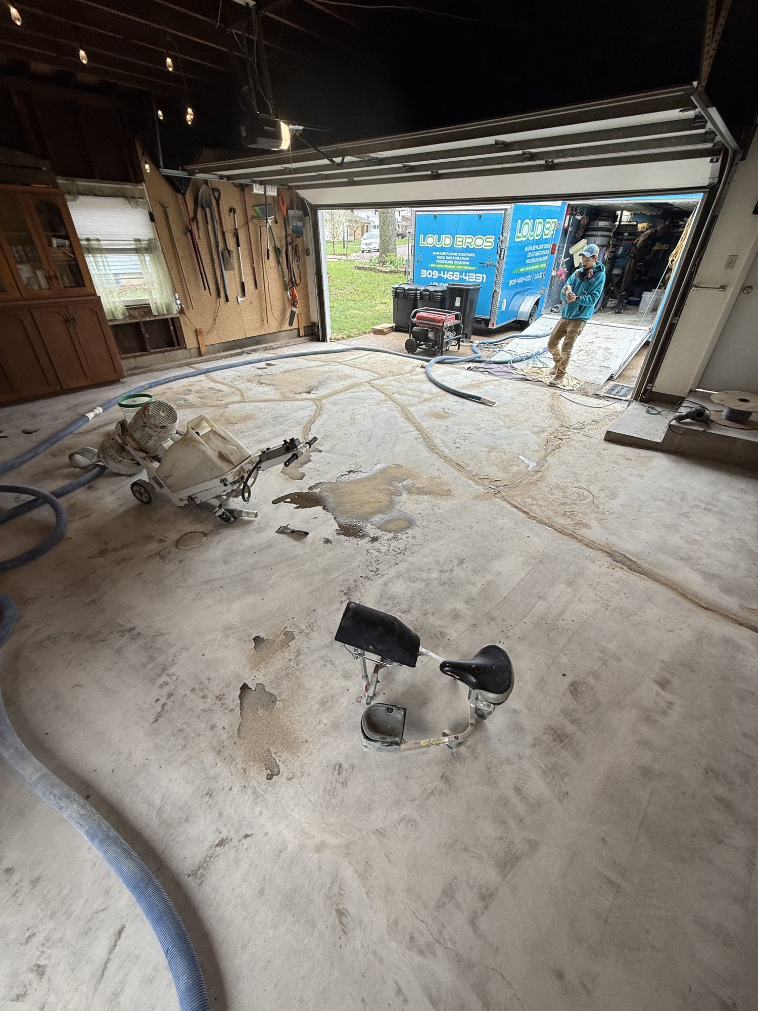 Theresa's Garage Floor Coating - Photo 5