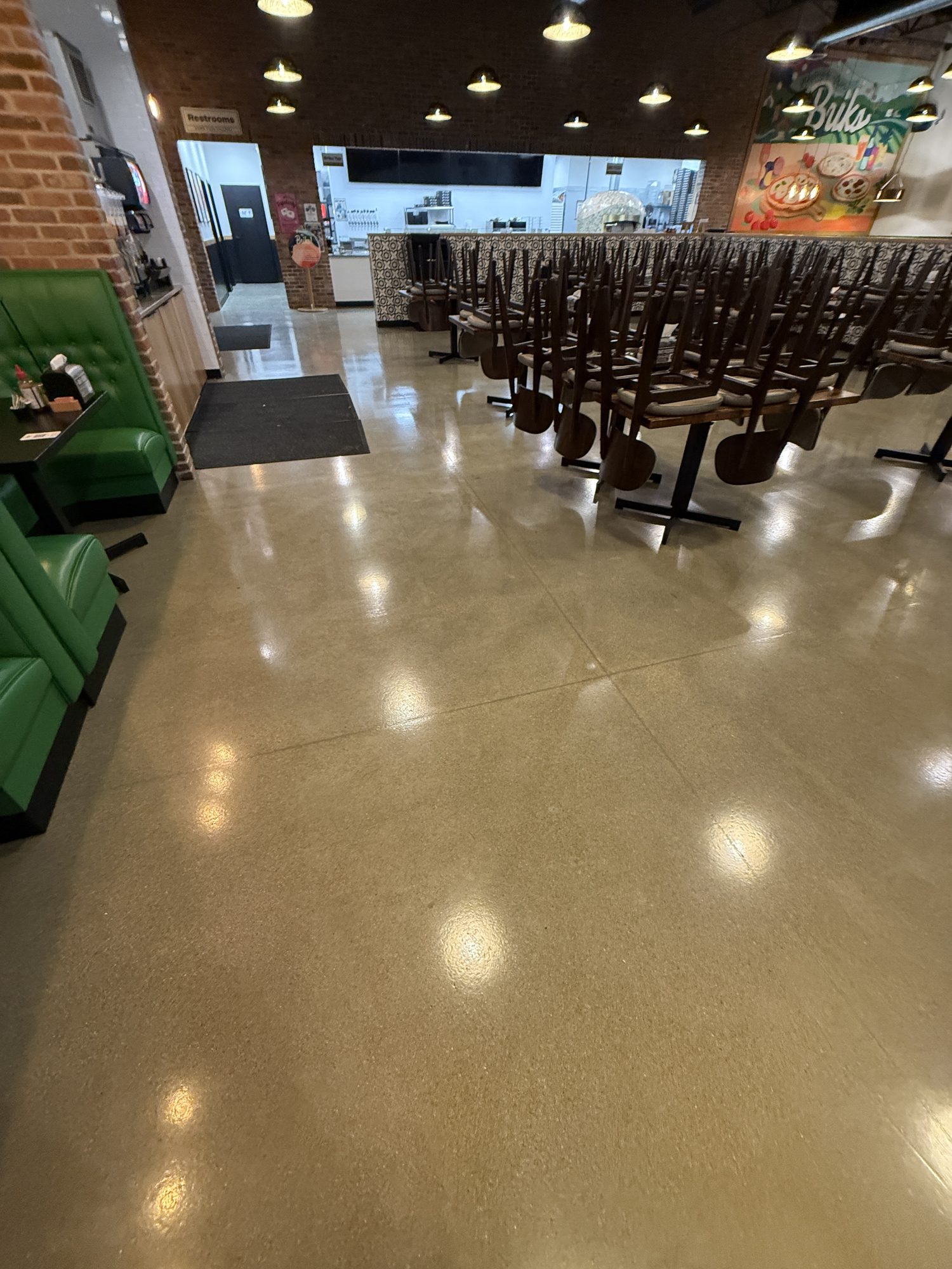 Briks Pizzeria Restaurant Floor - Photo 5