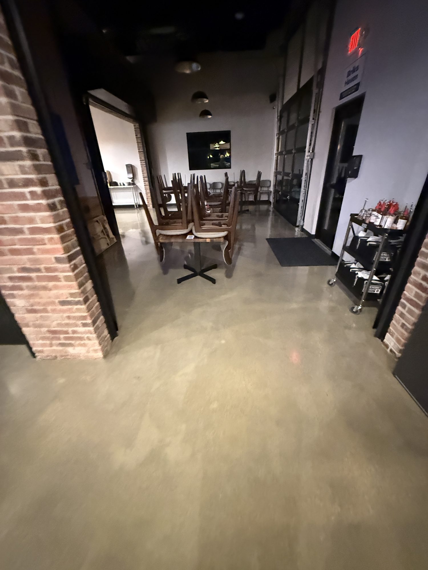 Briks Pizzeria Restaurant Floor - Photo 6