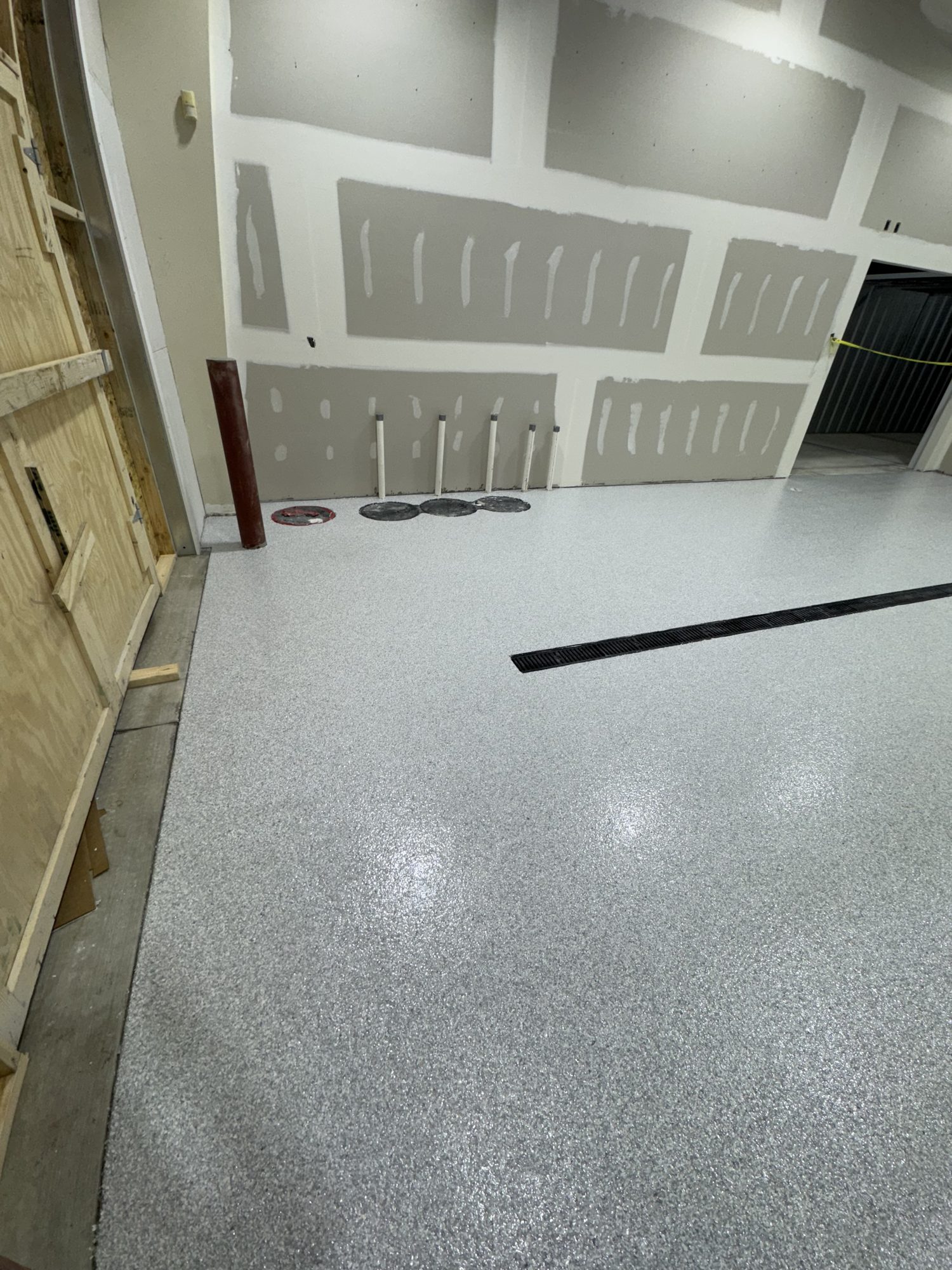 Sean's Flake Floor Coating - Photo 13