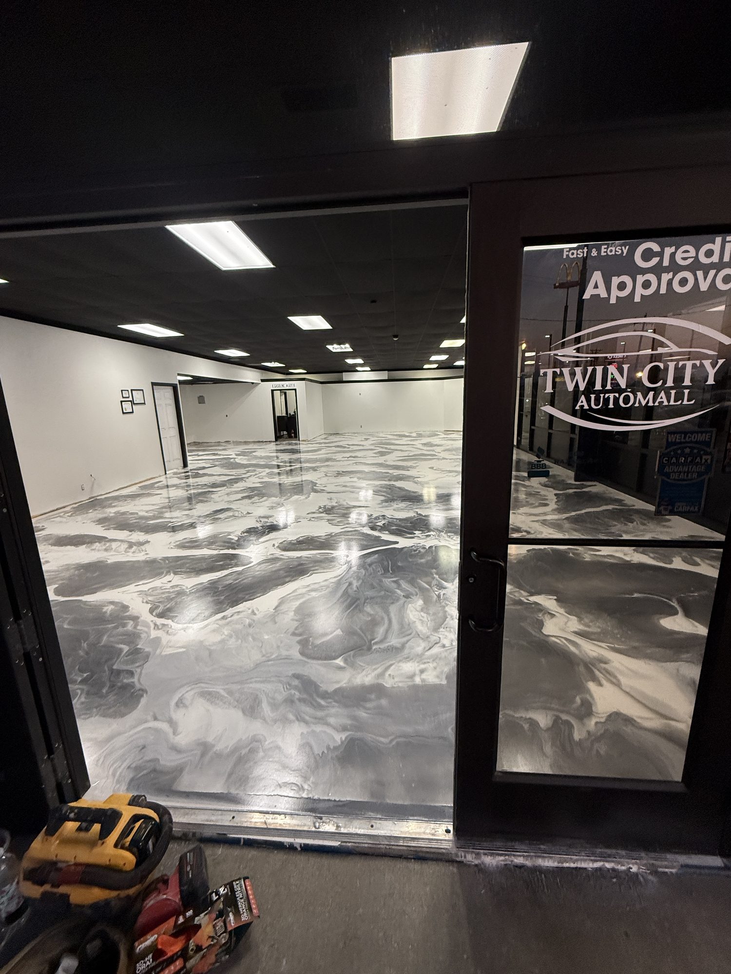 Twin City Automall Metallic Epoxy Showroom Floor - Photo 13