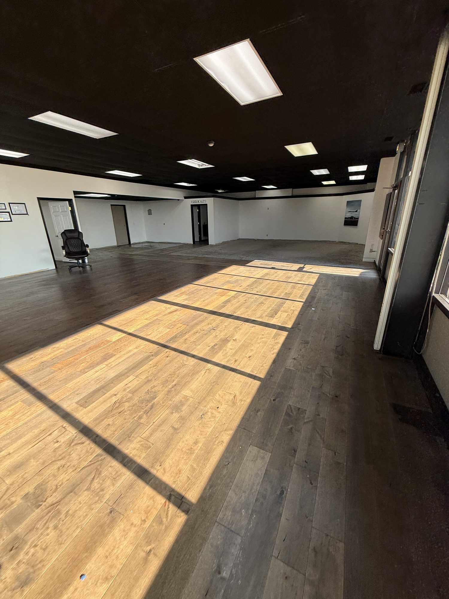 Twin City Automall Metallic Epoxy Showroom Floor - Photo 8