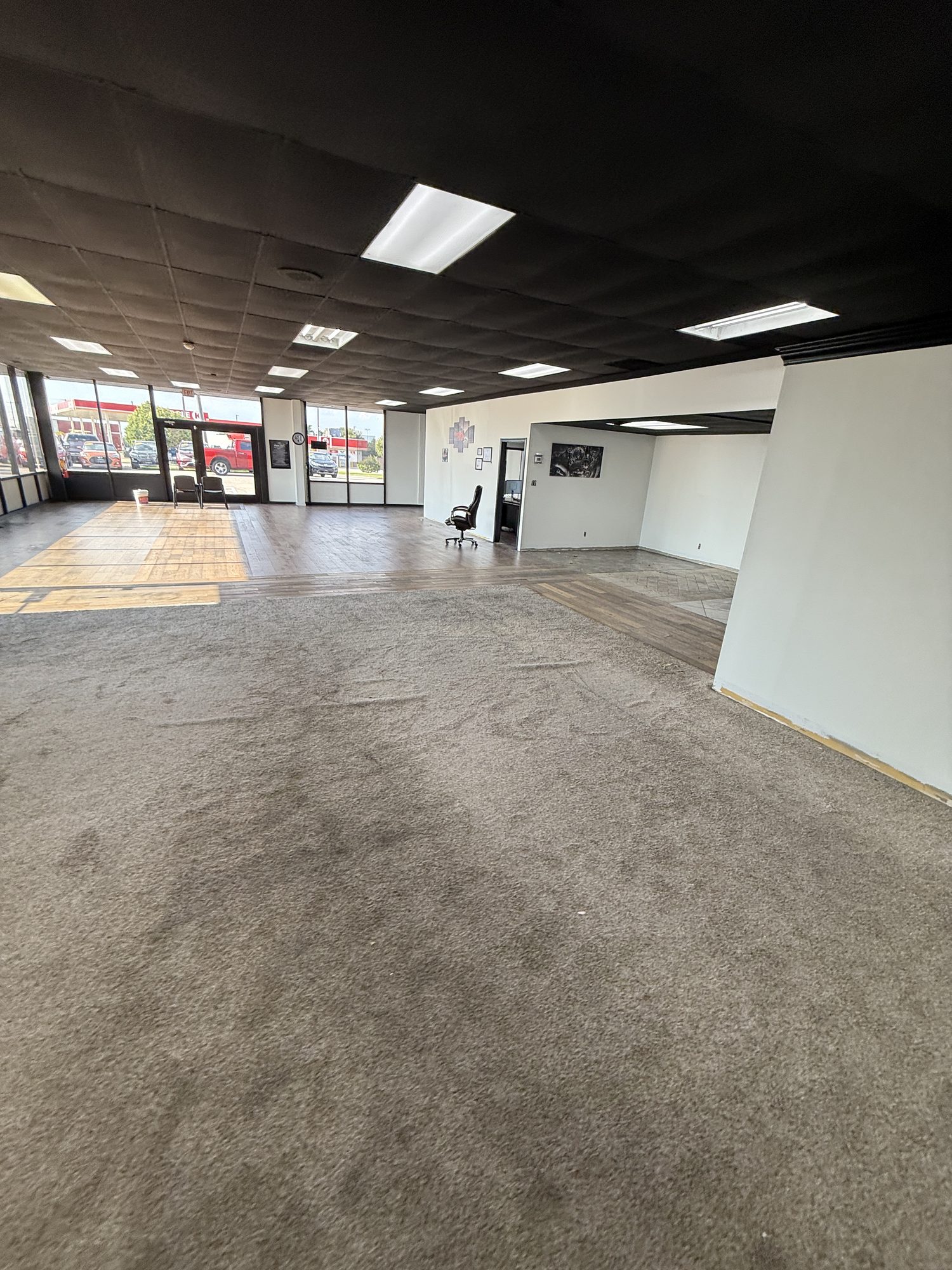 Twin City Automall Metallic Epoxy Showroom Floor - Photo 10