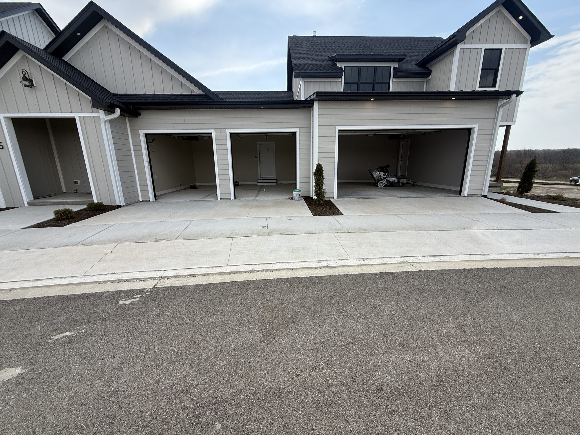 Klondike Marina Bathroom and Gravel Garage Floor Coatings - Photo 8