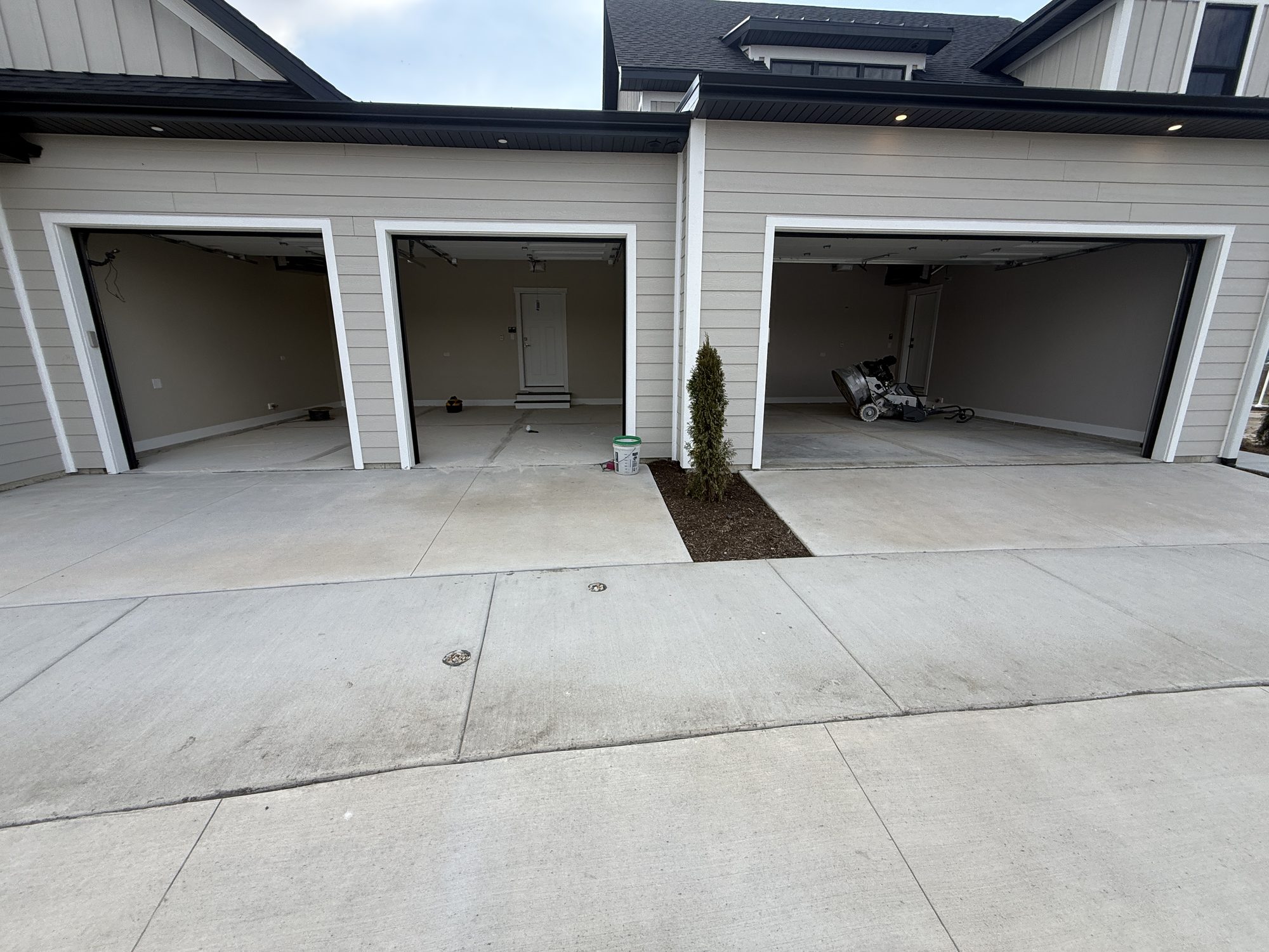 Klondike Marina Bathroom and Gravel Garage Floor Coatings - Photo 9