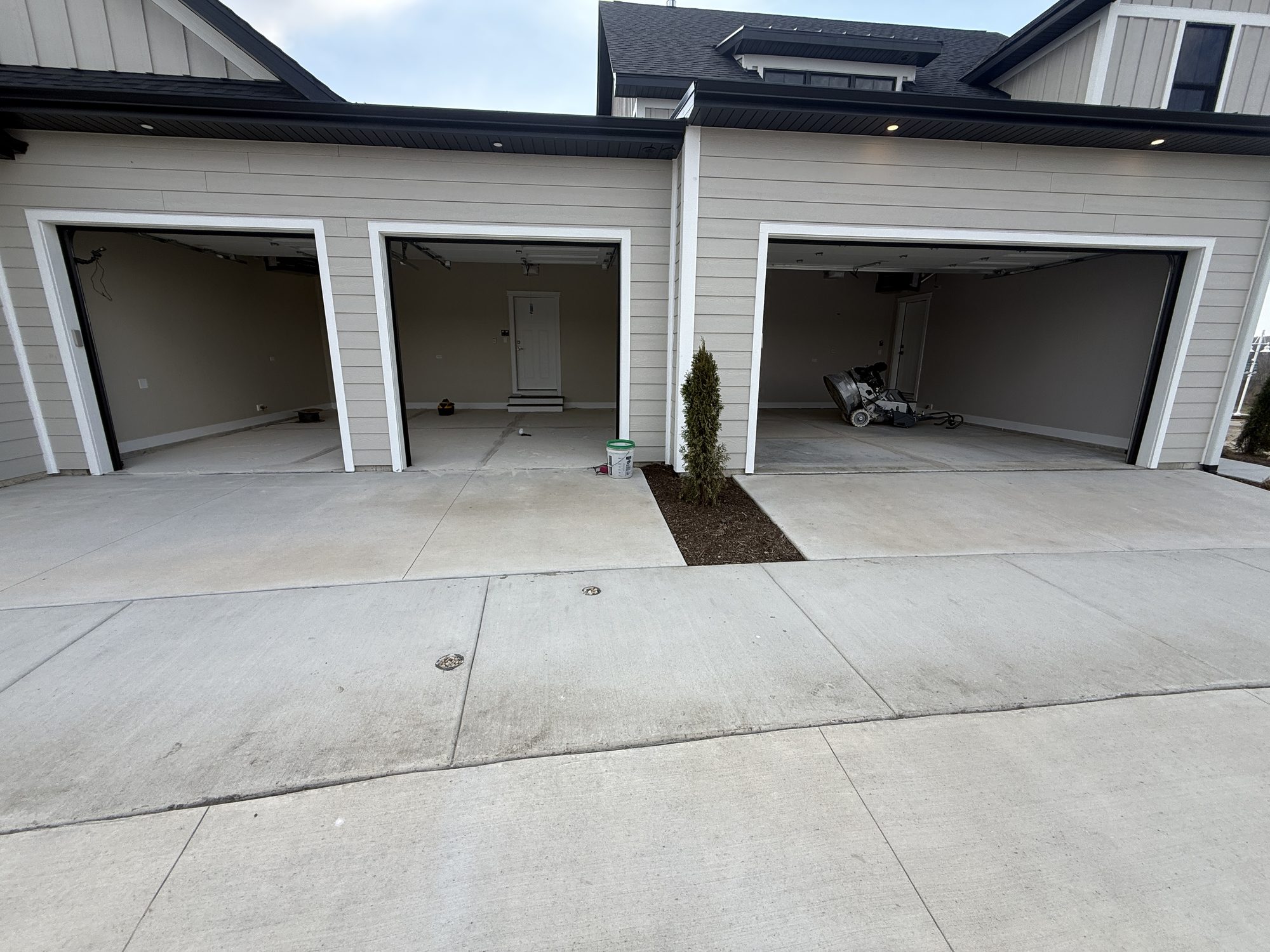 Klondike Marina Bathroom and Gravel Garage Floor Coatings - Photo 10