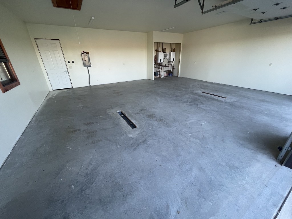 Pre-inspection Image of the garage before prepping