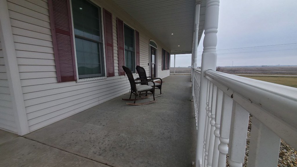 Shoreline Porch David F. - Photo 8