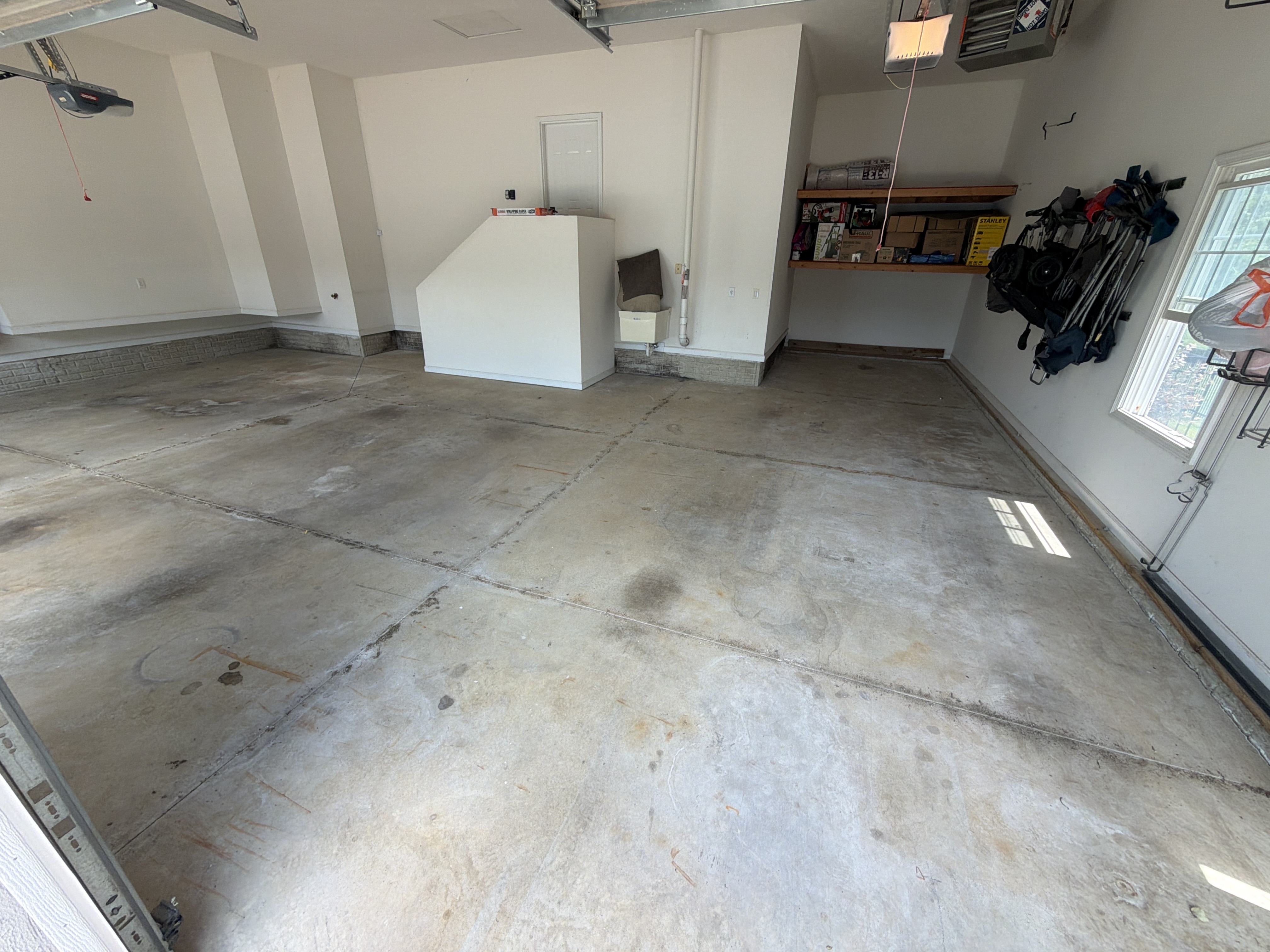 Coyote Garage Floor - Before